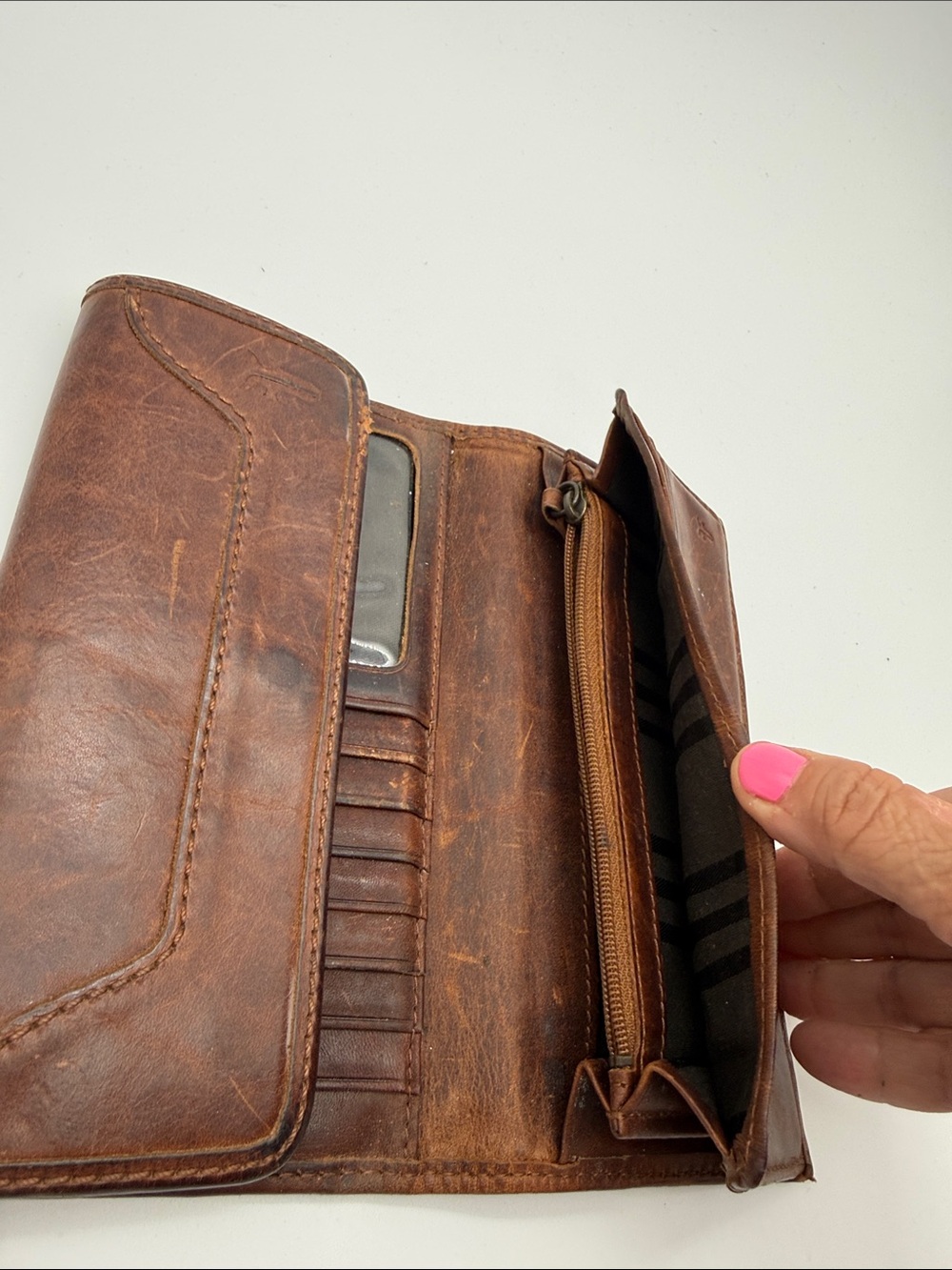 Frye Melissa Antique Leather Trifold Wallet Brown Distressed Patina - Picture 7 of 7